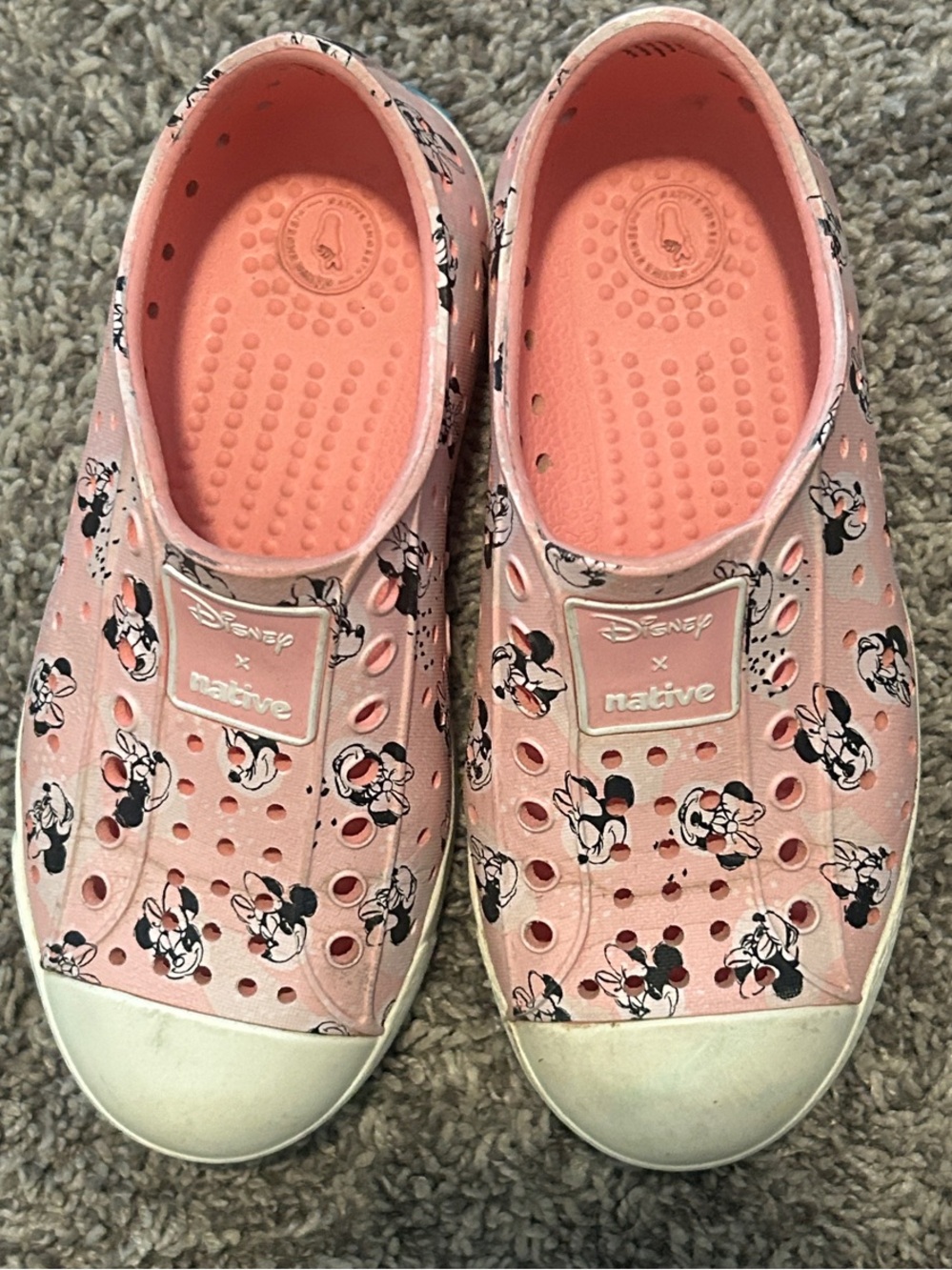 Native x Disney Kids' Minnie Printed Pink Slip-On Water Shoes